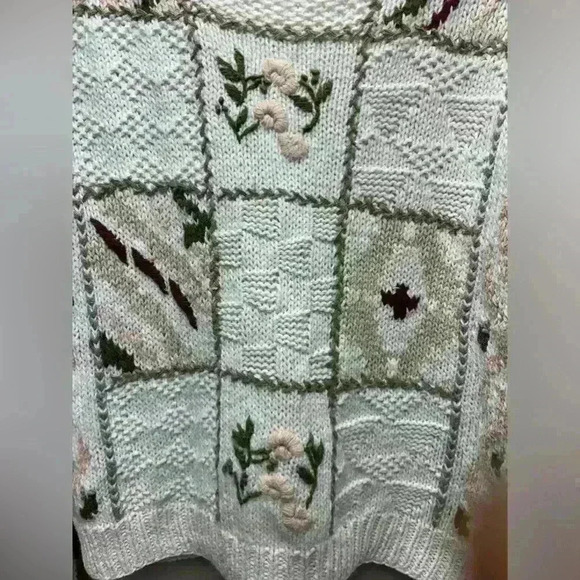 Vintage 1980’s Hunters Run Women’s Small Ivory Floral Design Chunky Sweater - Picture 3 of 5